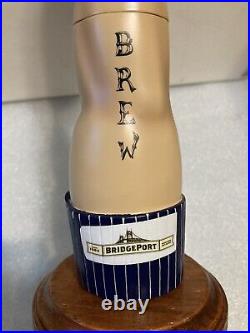 BRIDGEPORT BREWING BIG BREW HOP HARVEST ALE draft beer tap handle. OREGON Closed BRIDGEPORT BREWING BIG BREW HOP HARVEST ALE draft beer tap handle. OREGON Closed