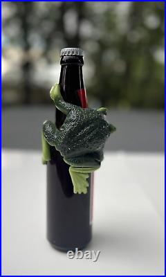 BUDWEISER BULLFROG on a BEER BOTTLE Tap Handle Frog ST. LOUIS, MISSOURI 1995 VTG