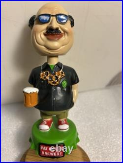 FAT HEAD BREWING FAT HEAD WITH A BEER ON A BOTTLECAP draft beer tap handle. OHIO