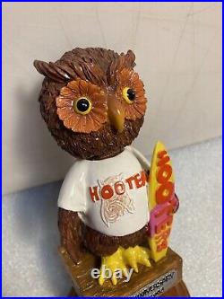 HOOTERS COLORED OWL 20TH ANNIVERSARY BOBBLEHEAD Draft beer tap handle. FLORIDA