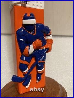 OYSTER BAY BARN ROCKER HOCKEY STICK & PLAYER draft beer tap handle. NEW YORK